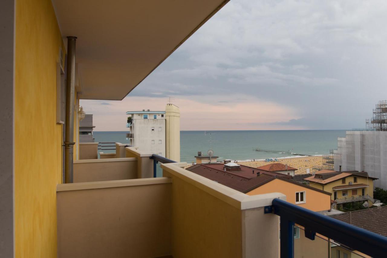 Hotel Brioni Mare Lido di Jesolo Bagian luar foto