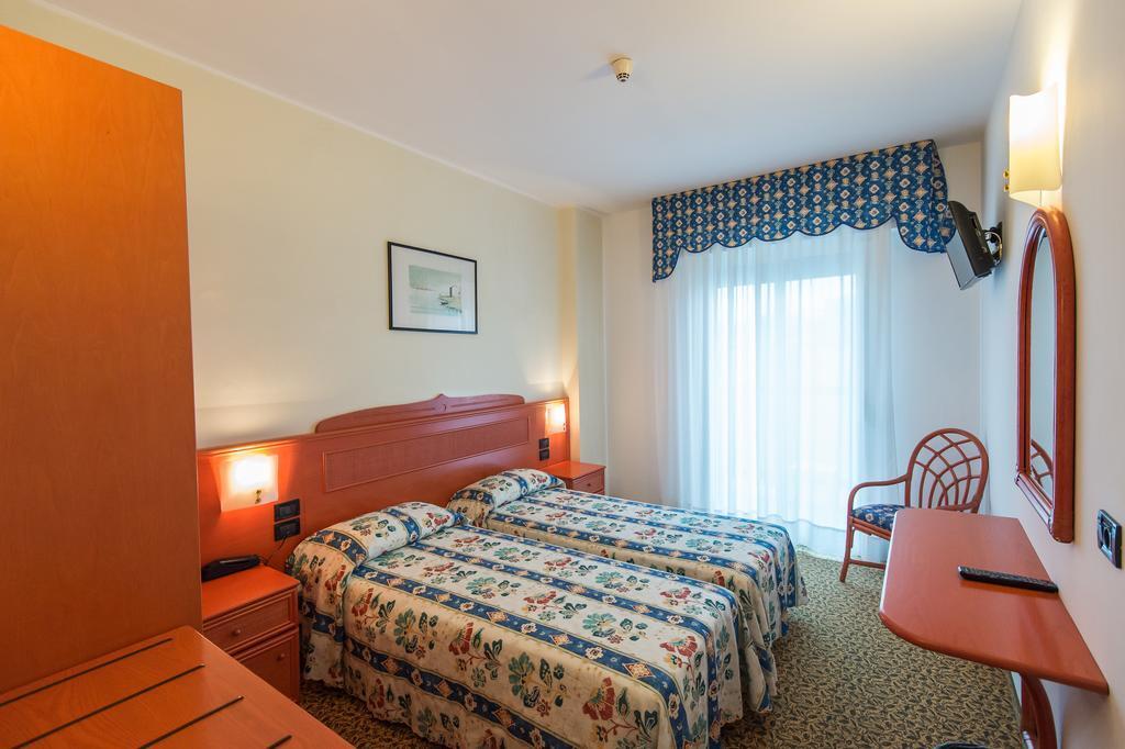 Hotel Brioni Mare Lido di Jesolo Bagian luar foto